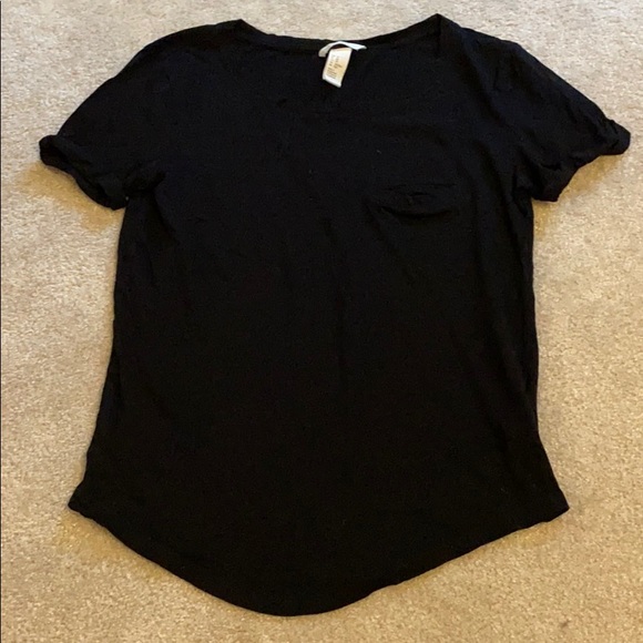 Basic H&M Tee - Picture 1 of 1
